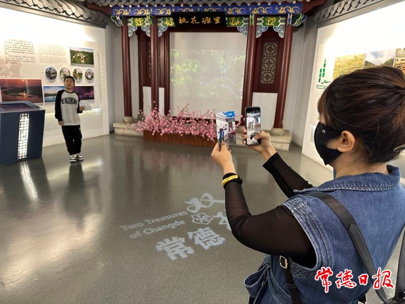 “五一”假期首日，常德市規劃展示館人氣火熱1.jpg